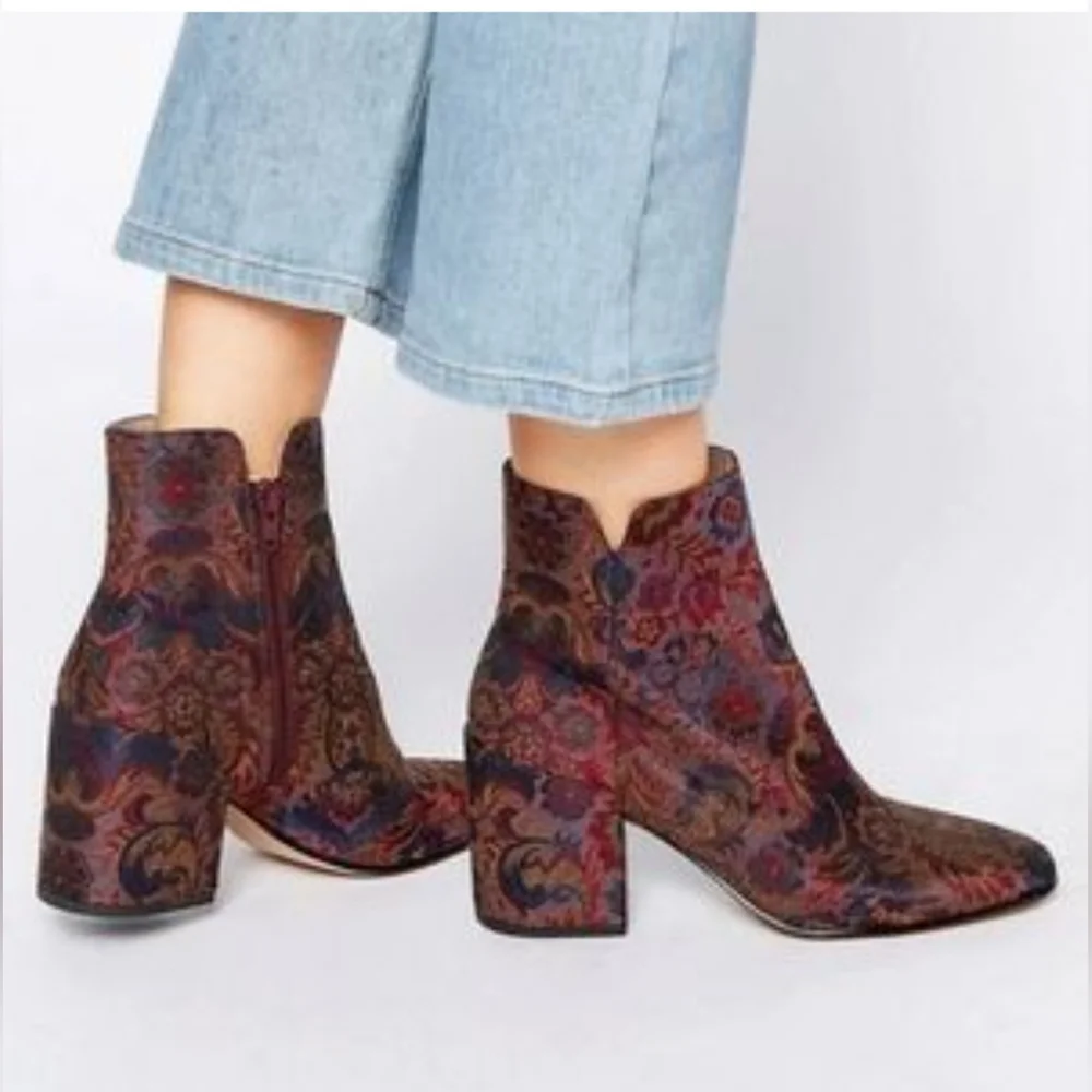 ALDO Size 7 Sully Floral Retro 70s Style Ankle Boots Tapestry Fabric Booties